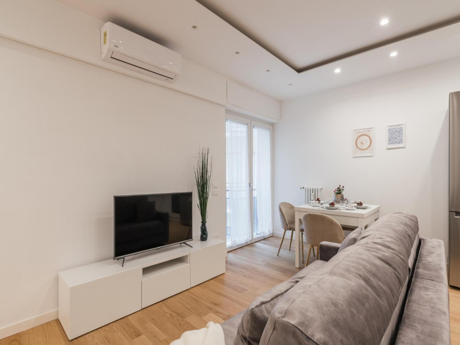 The Rent - Modern One-bedroom In The Cipro Area Apartment Rom