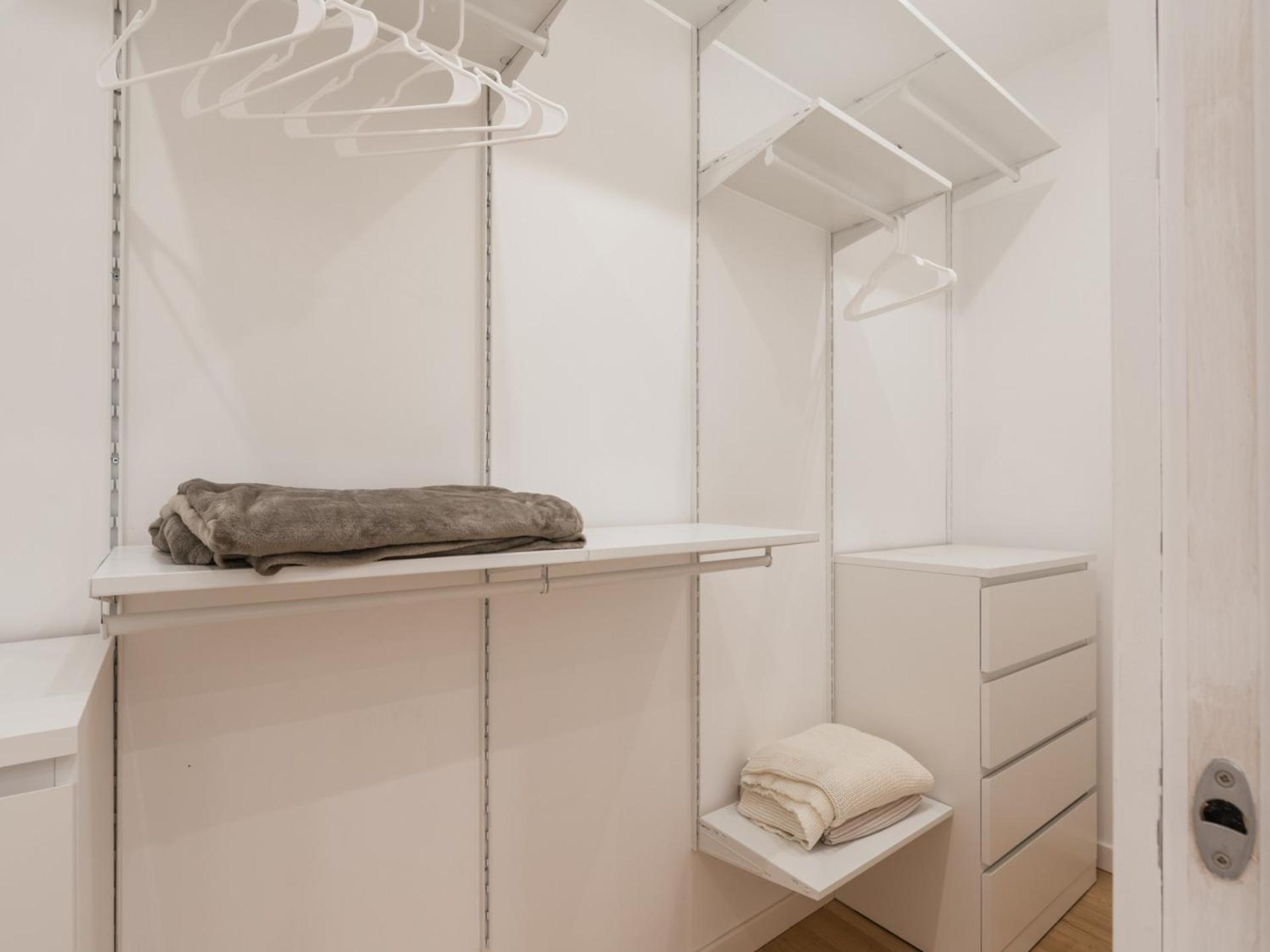The Rent - Modern One-bedroom In The Cipro Area * Rom